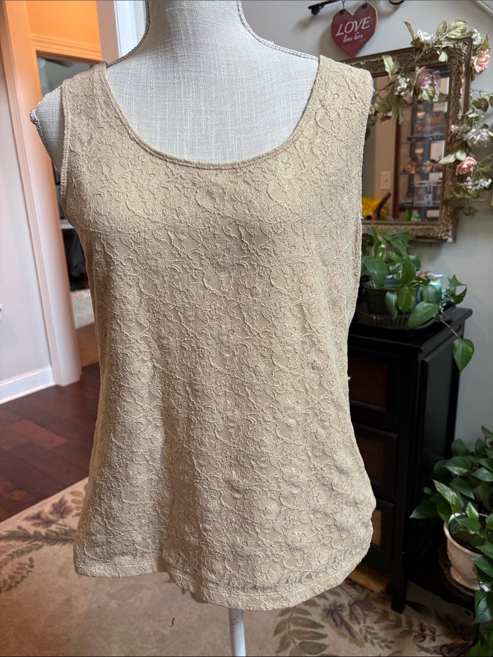Chicos size 2 shimmery shiny gold Lace Scoop Neck Women's Tank Top